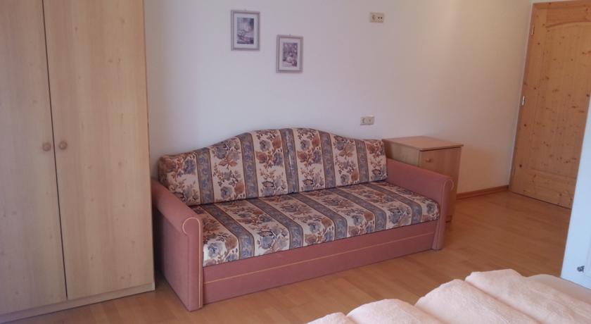 Neu-Schoetzerhof Meltina Room photo